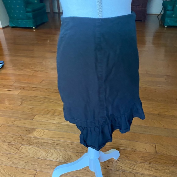 black ruffle shorts - Picture 3 of 3